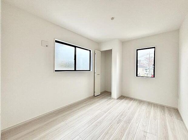 ◆1号棟◆~Bed Room~ 子供部屋はお子様にとって大変重な役割があります。子供一人で過ごす空間を与えることで、宿題や勉強時間も自然と増えまた自ら部屋の片付けや掃除なども促すことに繋がります。