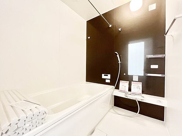 ~Bath Room~ 広いバスルーム♪ゆったりと1日の疲れを癒して、充実した日々をお送りください。※1号棟同仕様