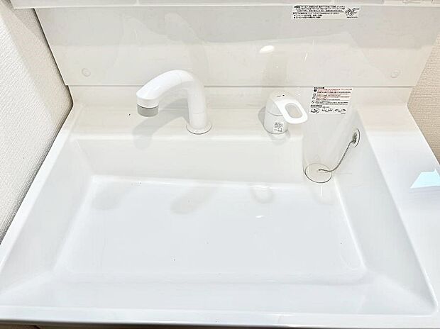 ハンドシャワー付き!使いやすい洗面台。