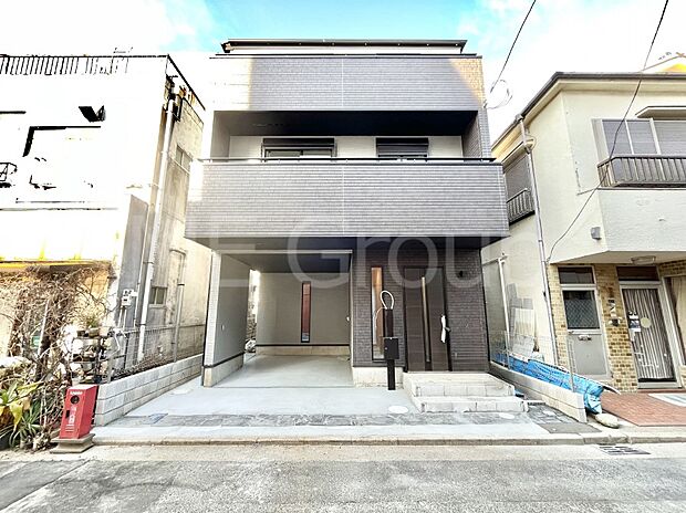 ~Exterior~ 千葉都市モノレール2号線「穴川」駅徒歩7分!駅近の利便性と豊かな自然を享受する住環境のもと、彩り豊かな快適な暮らしは家族を笑顔にしてくれそうです。