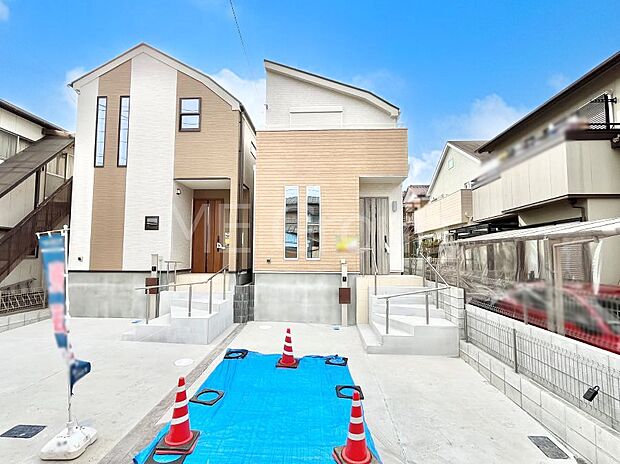 ~Exterior~ 一戸建ての大きなメリットは、自分達の「土地」を「自由に」使える事です。ガーデニングやDIY,車やバイクの趣味など様々な用途で利用できます。