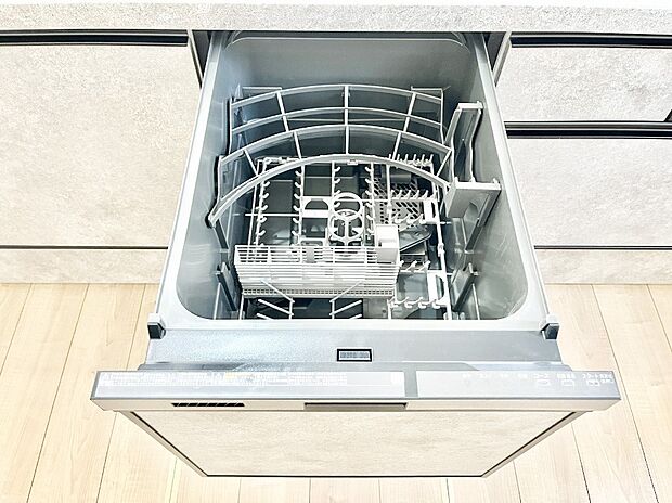 面倒なお片づけは食洗機にお任せ！家事の負担が減って、時間にも気持ちにもゆとりができます。