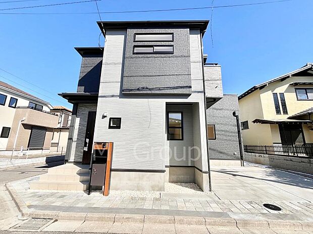 ◆1号棟◆~Exterior~ 首都圏で憧れのスローライフ♪緑に囲まれた土地は都会の喧騒を忘れられそう。四季を通じて自然と触れ合えるスポットが周辺には盛りだくさん!住みたくなる家。暮らしたい町。