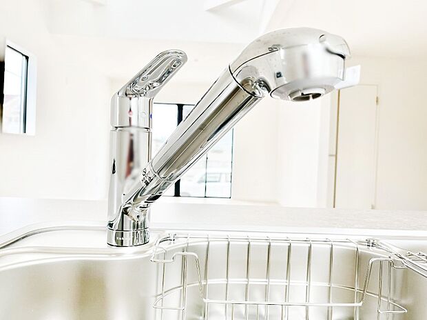 いつでも清潔なおいしいお水を。一つの水栓で水道水と浄水を使い分け。