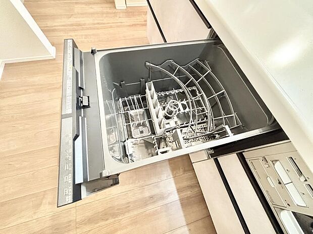 面倒なお片づけは食洗機にお任せ！家事の負担が減って、時間にも気持ちにもゆとりができます。