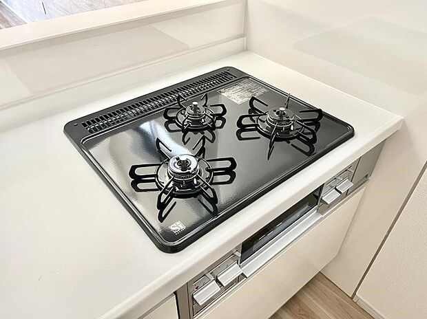三口コンロでお料理が一気にはかどりそう※同仕様写真