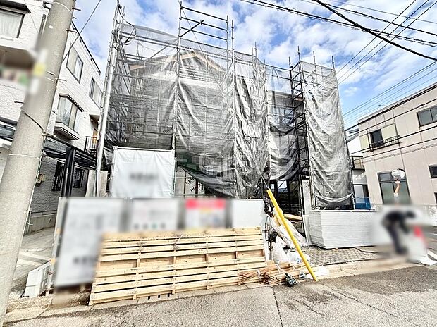 ~Exterior~ 周辺には学校や買物施設もあり生活、子育てに適した環境が広がっています!「永住地」として、物件のご見学だけではなく、周辺の環境や通学できる学校についてもご相談ください!