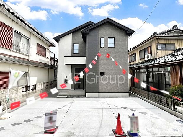 ~Exterior~ 一戸建ての大きなメリットは、自分達の「土地」を「自由に」使える事です。ガーデニングやDIY,車やバイクの趣味など様々な用途で利用できます。