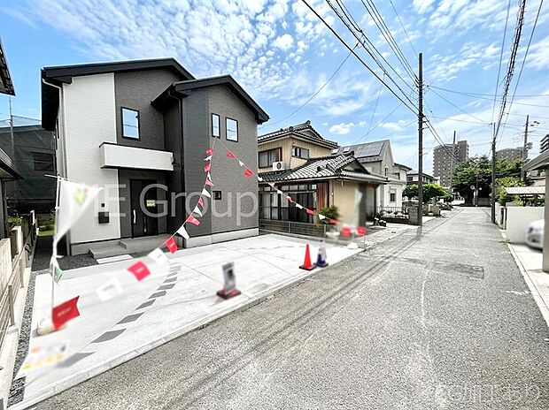 ~Exterior~ 前面道路は閑静な住宅地をはしる車通りの少ない道路。駐車の出し入れもらくらくです!ご不明点・現地見学のご希望は、お気軽にお問い合わせください!