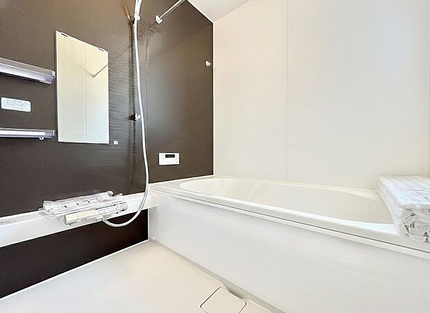 〜Bath Room〜 広いバスルーム♪ゆったりと1日の疲れを癒して、充実した日々をお送りください。※同仕様写真