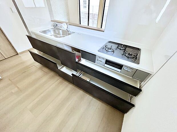 使いやすさを優先したスライド式収納タイプ!