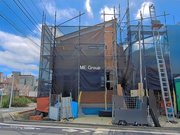 ◆1号棟◆~Exterior~ 忙しく過ぎゆく日常を置き去るほど、ゆったりした時間が流れる住環境。『快適』は「家」と「街」と「環境」が調和した時に訪れるだと改めて感じさせてくれます。