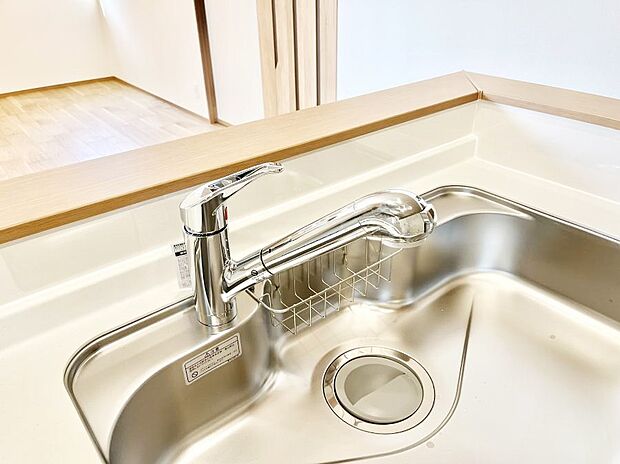 いつでも清潔なおいしいお水を。一つの水栓で水道水と浄水を使い分け。