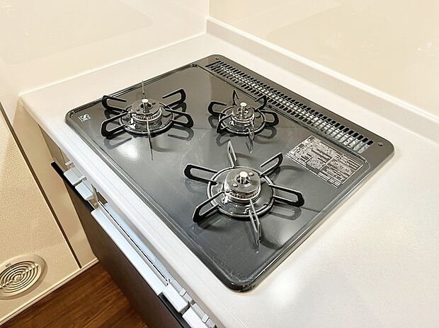 三口ガスコンロでお料理が一気にはかどりそう  　