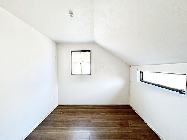◆1号棟◆～Bed Room～　子供部屋はお子様にとって大変重な役割があります。子供一人で過ごす空間を与えることで、宿題や勉強時間も自然と増えまた自ら部屋の片付けや掃除なども促すことに繋がります。