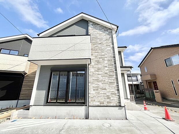 ◆2号棟◆～Exterior～　首都圏で憧れのスローライフ♪緑に囲まれた土地は都会の喧騒を忘れられそう。四季を通じて自然と触れ合えるスポットが周辺には盛りだくさん！