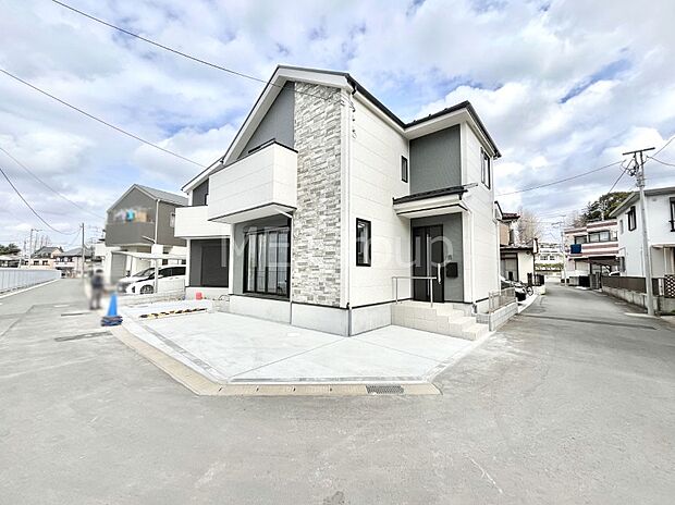 ～Exterior～　前面道路：南西 5.1m 公道、南東 4.3m 公道　住宅地になっているので車量も少なく、静かな立地です。子育て環境も良好です♪♪周辺環境もあわせてご案内させて頂きます。