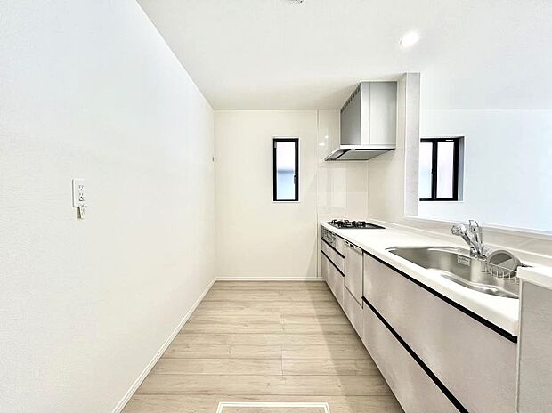 ゆとりあるキッチンではご家族と楽しくお料理ができます。