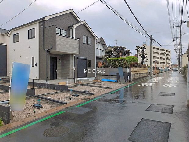 ~Exterior~ 前面道路:南東 5.46m 公道 前面道路は閑静な住宅地をはしる車通りの少ない道路。駐車の出し入れもらくらくです!ご不明点・現地見学のご希望は、お気軽にお問い合わせください!