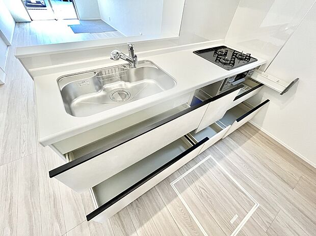 使いやすさを優先したスライド式収納タイプ！