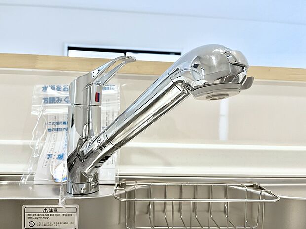 いつでも清潔なおいしいお水を。一つの水栓で水道水と浄水を使い分け。