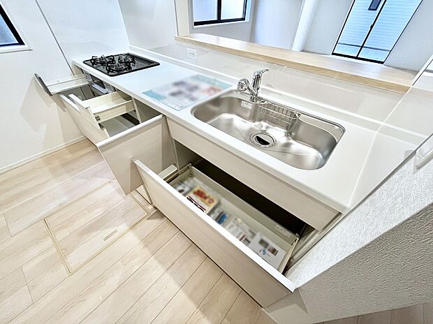 使いやすさを優先したスライド式収納タイプ！