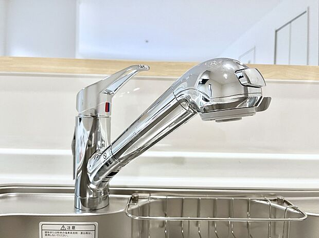 いつでも清潔なおいしいお水を。一つの水栓で水道水と浄水を使い分け。