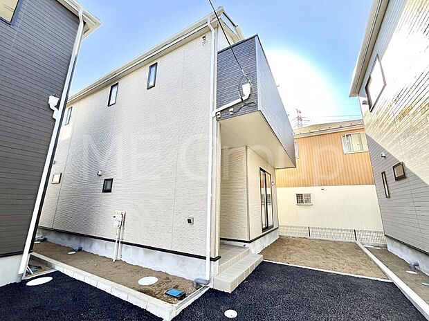 洗練された外観、上質な住空間が広がる室内は永く安心して過ごせる住居です。 