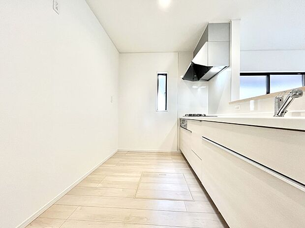 ゆとりあるキッチンではご家族と楽しくお料理ができます。