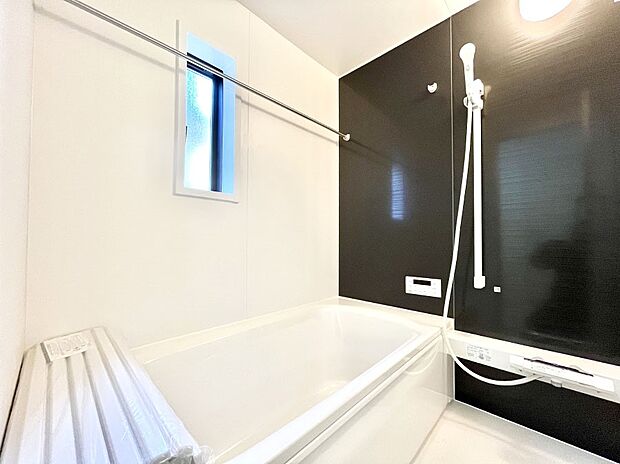 落ち着いた雰囲気でゆっくりお寛ぎいただけるバスルーム