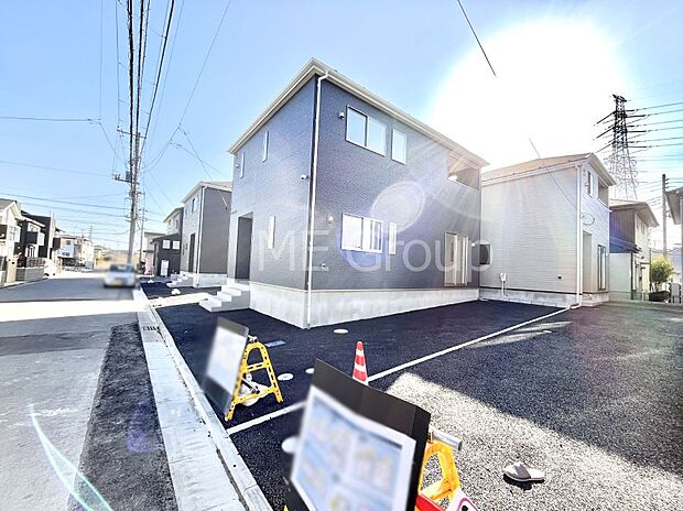 前面道路はきちんと整備されています  