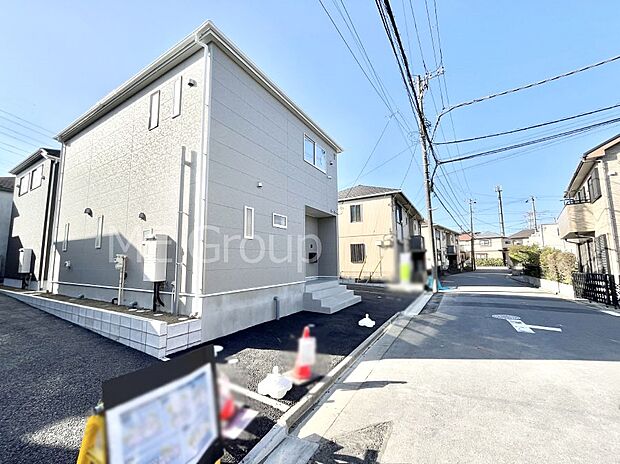 前面道路はきちんと整備されています  