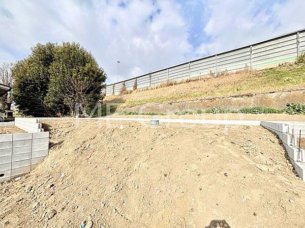 たっぷりの陽光と開放感に包まれる明るい住まい