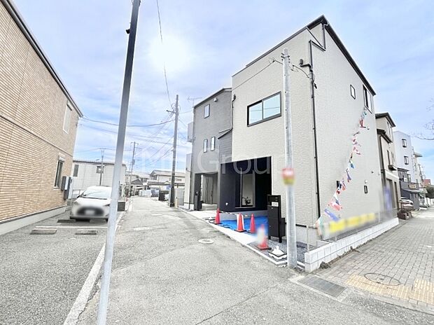 角地なので日当たりも良く、お家が堂々として見えます。