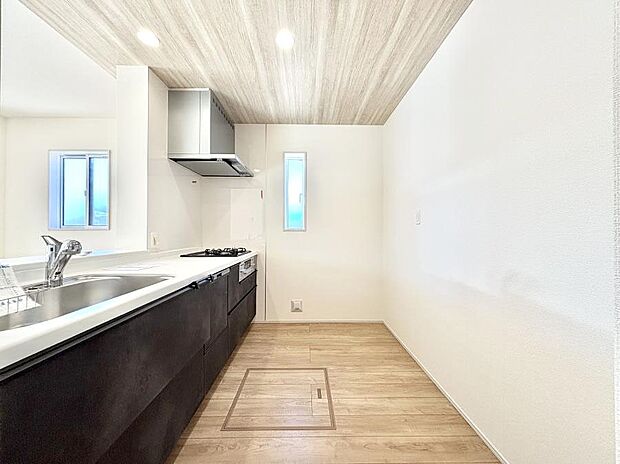 ゆとりあるキッチンではご家族と楽しくお料理ができます。