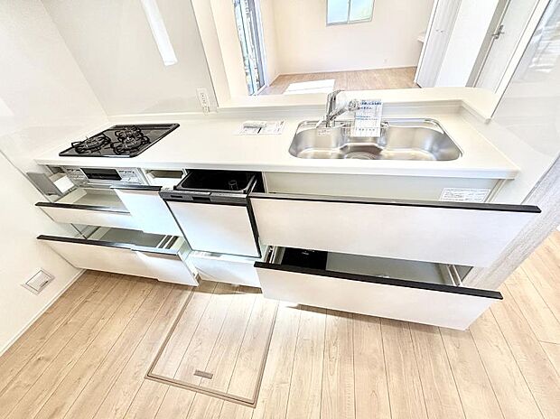 使いやすさを優先したスライド式収納タイプ!