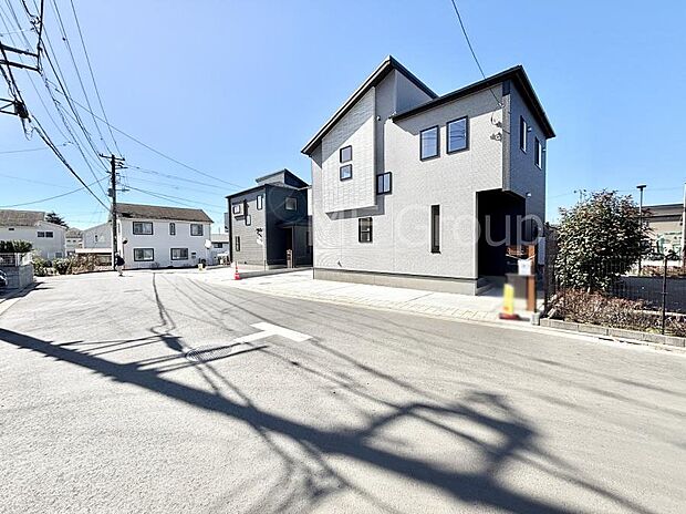 前面道路はきちんと整備されています