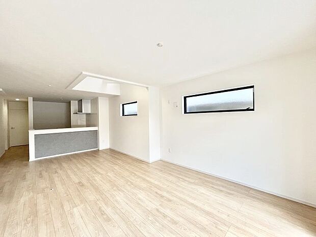 ◆3号棟◆～Living～　家族の食事や団らんのほか、子どもを遊ばせたり、友人を招いたりするLDKは住まいの中心。長時間過ごす場所だから、その空間は住まい全体の居心地を左右します。