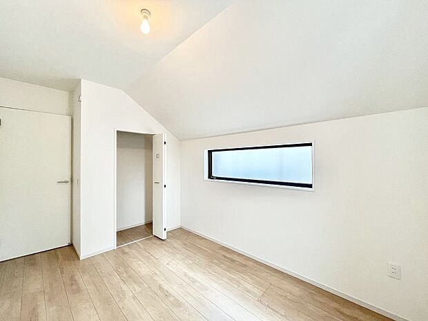 ◆1号棟◆～Bed Room～　子供部屋はお子様にとって大変重な役割があります。子供一人で過ごす空間を与えることで、宿題や勉強時間も自然と増えまた自ら部屋の片付けや掃除なども促すことに繋がります。