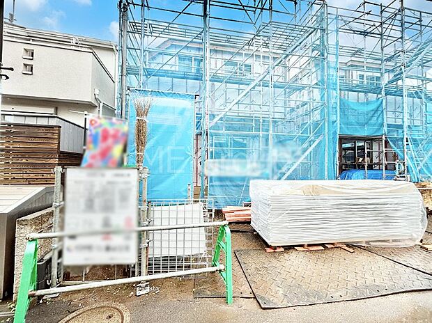 ◆A号棟◆~Exterior~ 一戸建ての大きなメリットは、自分達の「土地」を「自由に」使える事です。ガーデニングやDIY,車やバイクの趣味など様々な用途で利用できます。