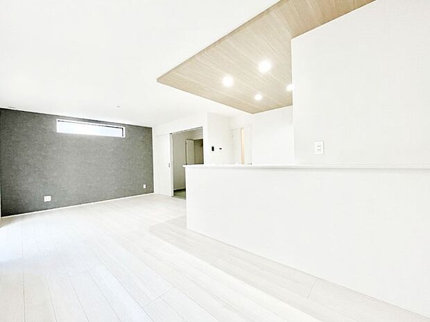 ◆2号棟◆～Living～　家族の食事や団らんのほか、子どもを遊ばせたり、友人を招いたりするLDKは住まいの中心。長時間過ごす場所だから、その空間は住まい全体の居心地を左右します。