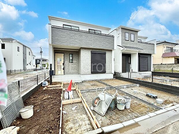 ◆M号棟◆～Exterior～　堂々たる趣ながら、主張し過ぎずどこか余裕を感じさせるシャープなフォルムで佇む邸宅は、晴天の空と照らし合わせる事で、本来あるべき完成形の姿を見せてくれます。