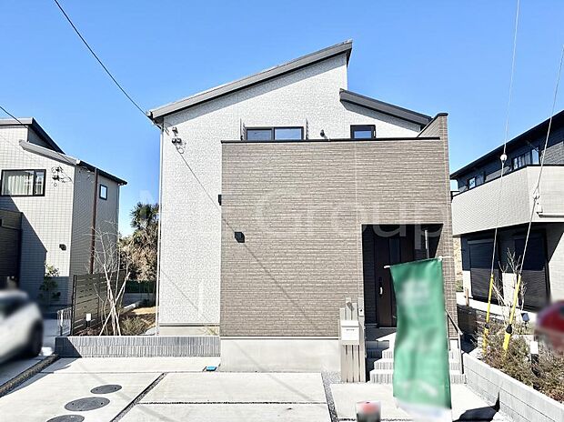 たっぷりの陽光と開放感に包まれる明るい住まい