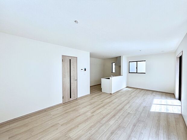 ◆B号棟◆~Living~ ここにはみんなが集い、食事と楽しい会話が始まる。話に夢中になりすぎて、ついつい時を忘れ夜半過ぎになってしまう。そんな束の間の幸せを感じさせてくれる場所でありたい。