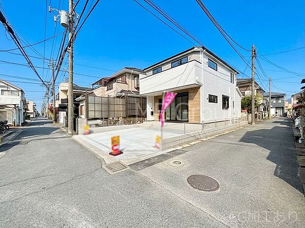 前面道路はきちんと整備されています  