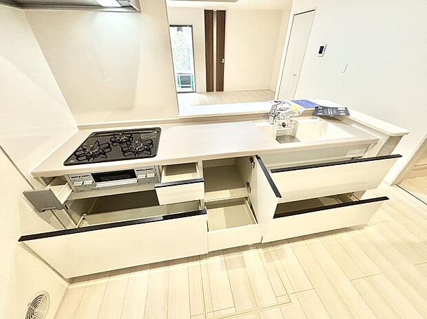 使いやすさを優先したスライド式収納タイプ！