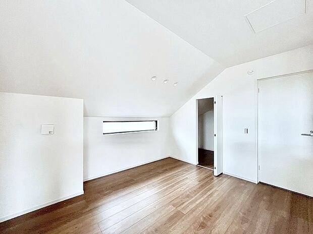 子供部屋にもおすすめな収納スペースたっぷりの居室