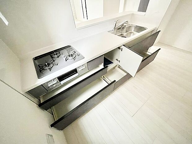 使いやすさを優先したスライド式収納タイプ!