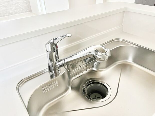 いつでも清潔なおいしいお水を。一つの水栓で水道水と浄水を使い分け。