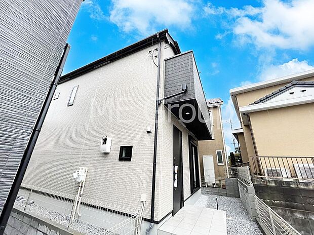 溢れる陽光でご家族の笑顔も輝く